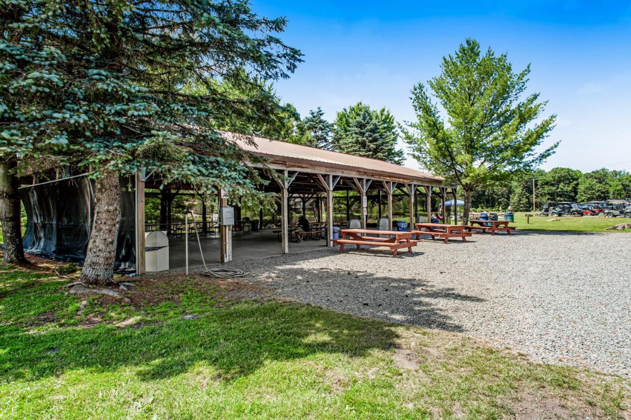 Friendship Lodge Pocono Lake Extérieur photo
