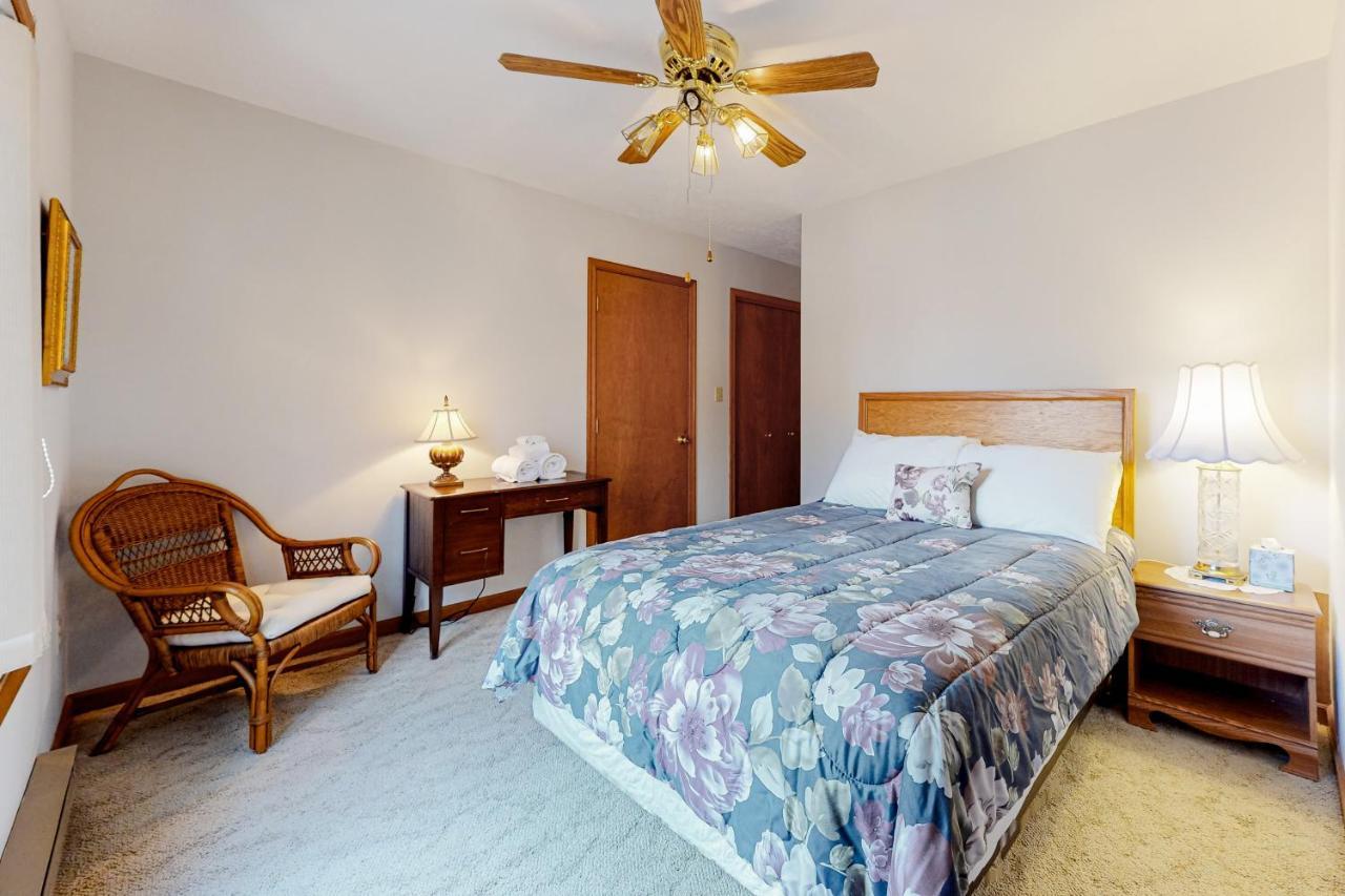 Friendship Lodge Pocono Lake Extérieur photo